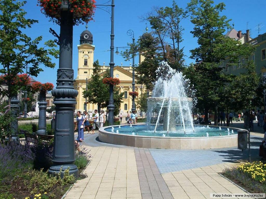 Ella Apartman Debrecen Exterior foto